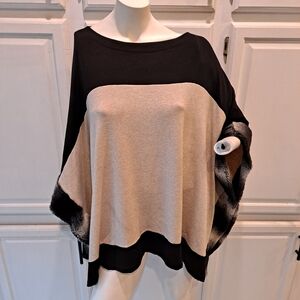 Capote Elegant Women's Black and Cream Faux Fur Trim Poncho